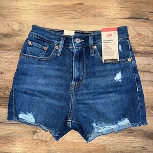 Levi’s High Rise Shorts NWT